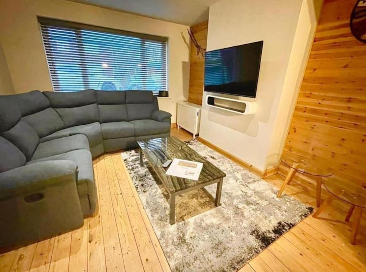 Entire House - Peaceful 3 Bedroom Home Rishton Exterior foto